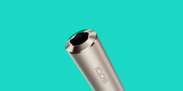 أنبوب تسخين جهاز IQOS ILUMA وبداخله لفافة التبغ المسخّن TEREA